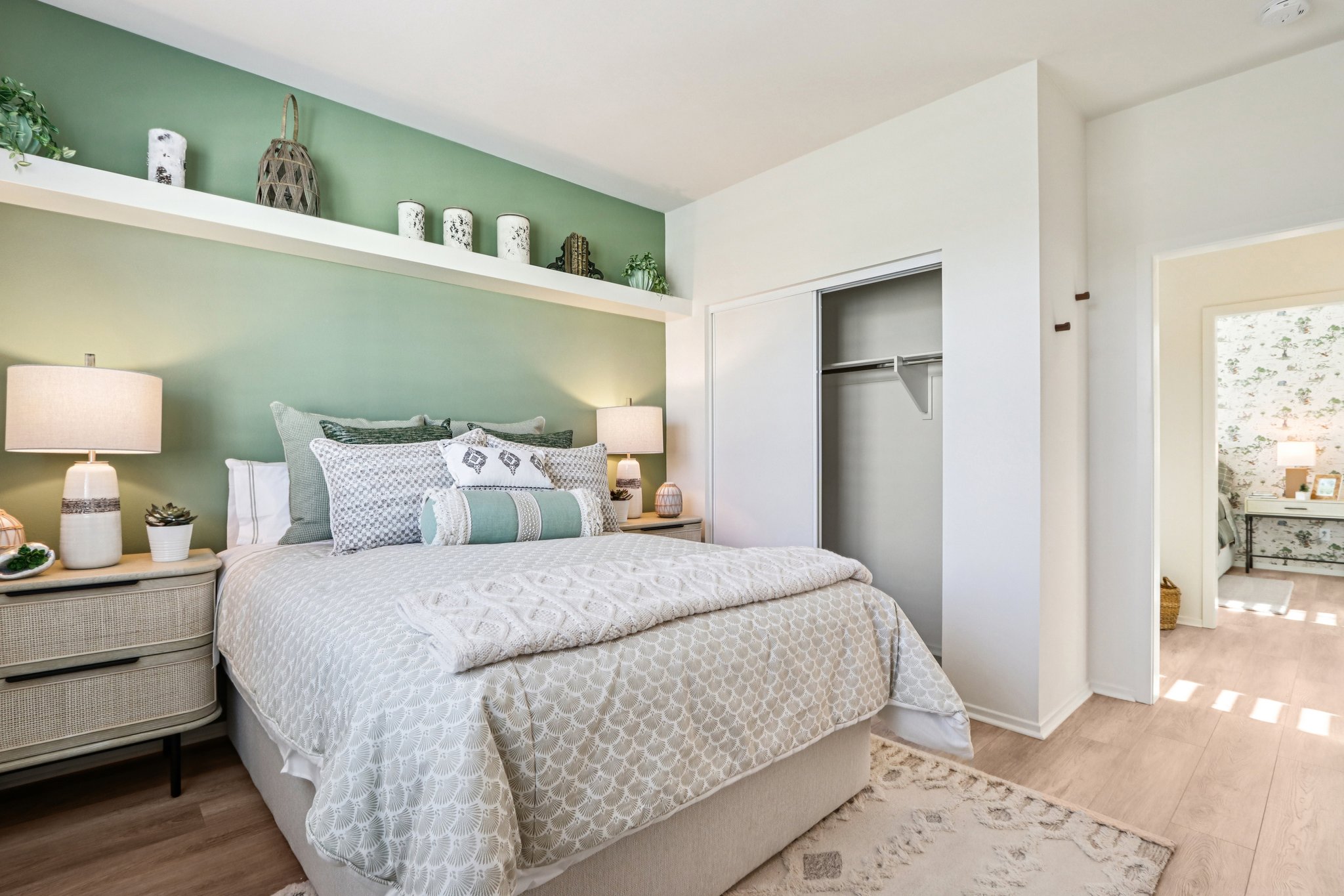 17th St E-S0212-011.jpg