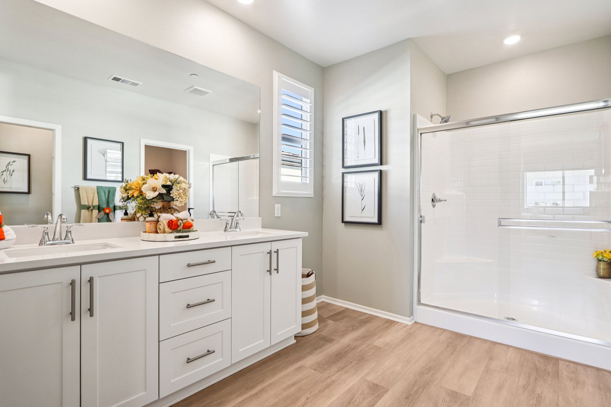 17th St E-S0212-020.jpg