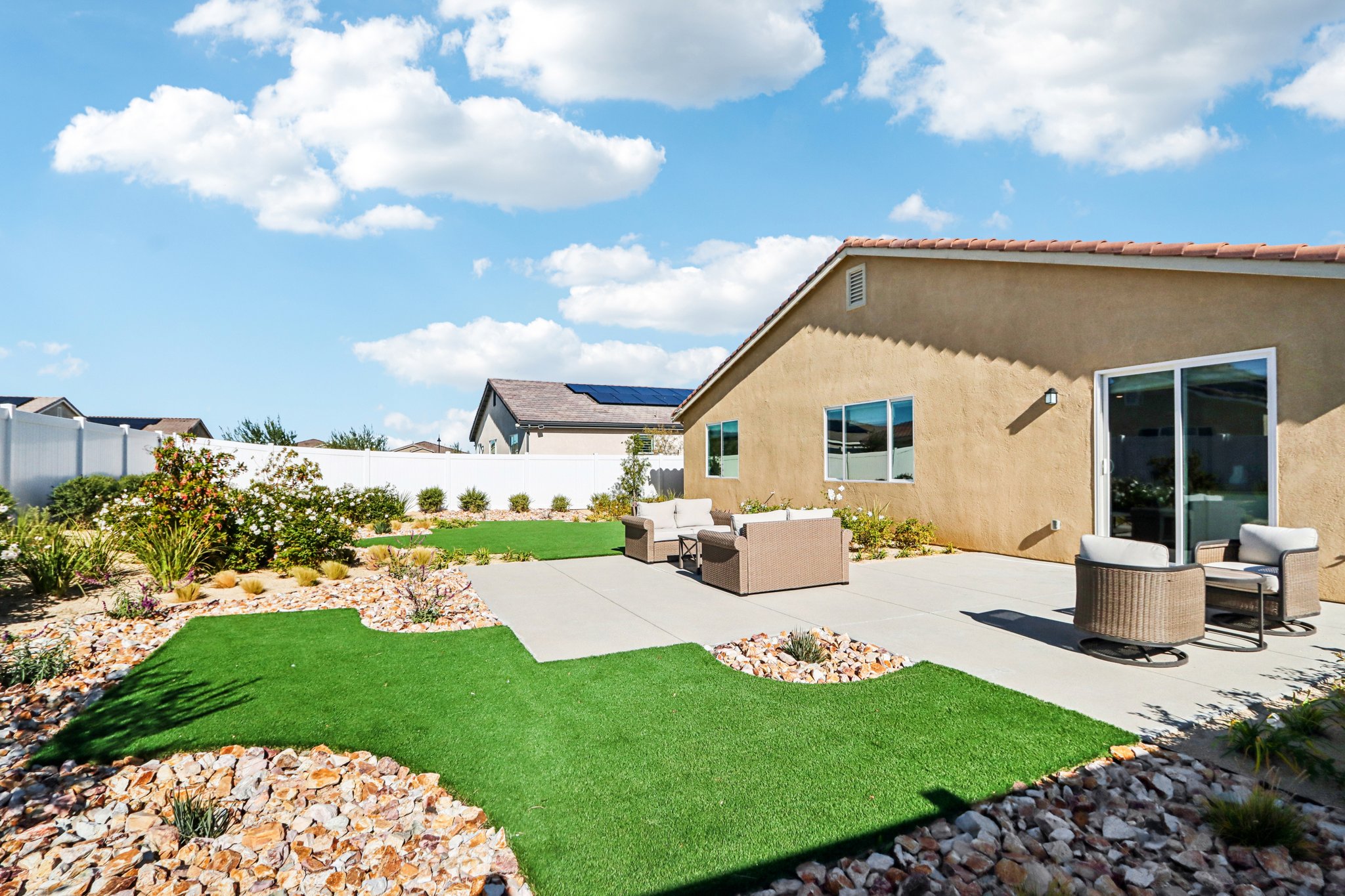 17th St E-S0212-022.jpg