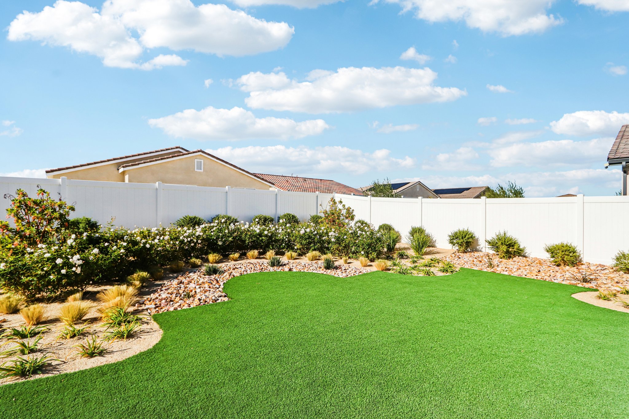 17th St E-S0212-023.jpg