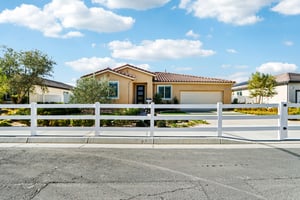 17th St E-S0212-003.jpg