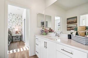 17th St E-S0212-012.jpg