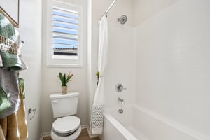 17th St E-S0212-013.jpg