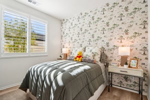 17th St E-S0212-014.jpg