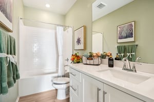 17th St E-S0212-017.jpg