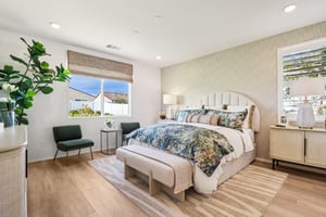 17th St E-S0212-018.jpg