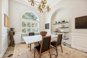 NICHE IN DINING ROOM