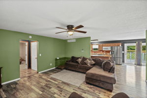  Photo 23