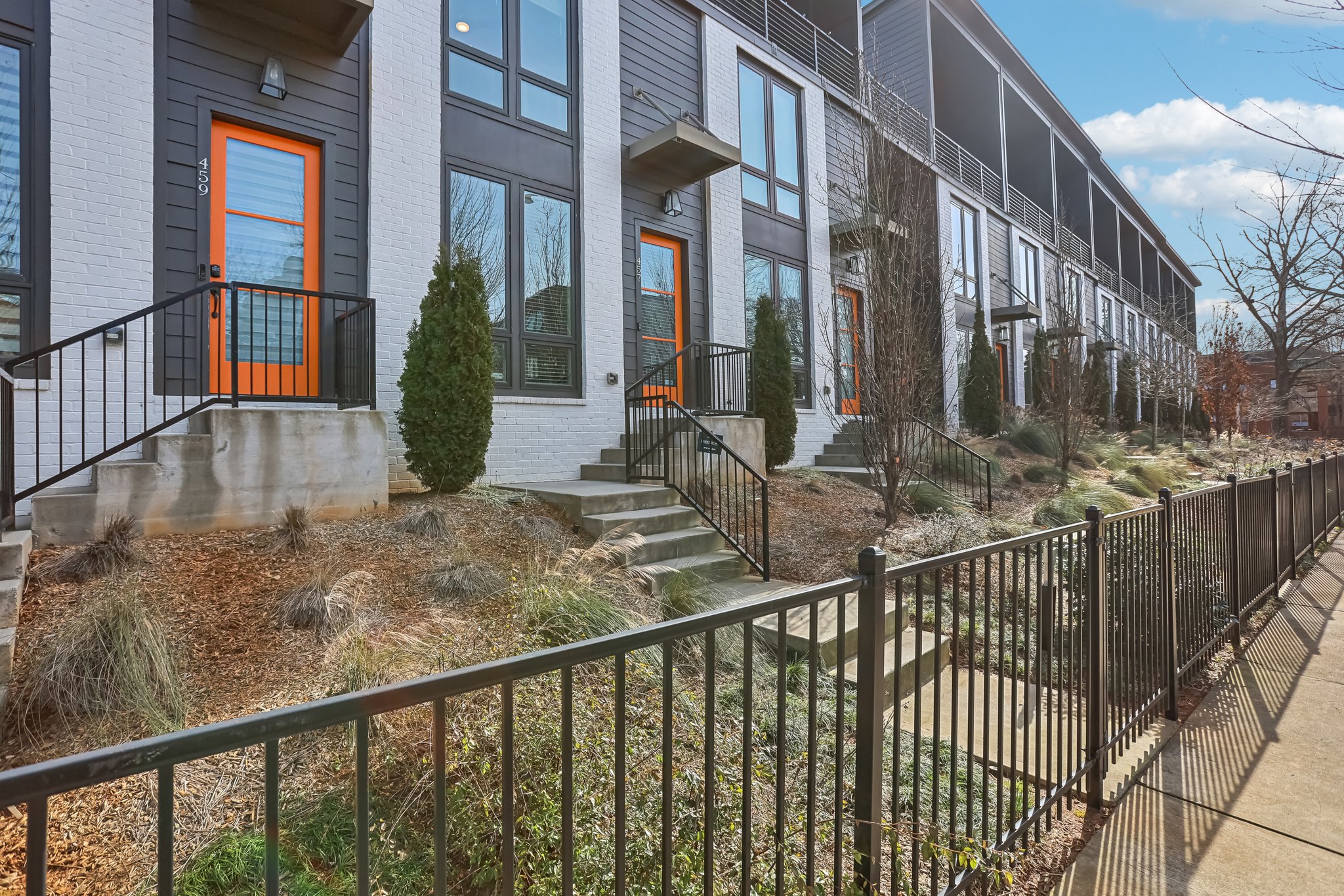 Parkway Dr NE-003.jpg