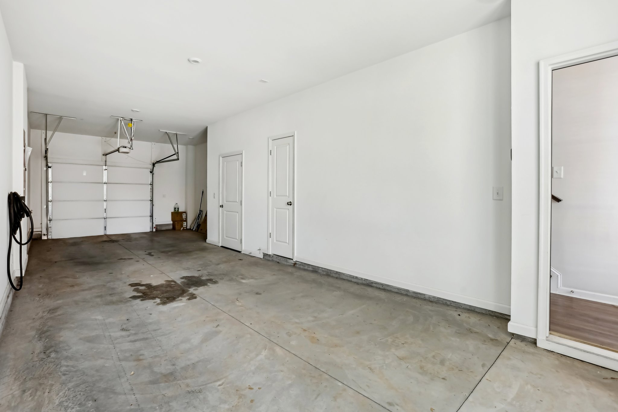 Parkway Dr NE-033.jpg