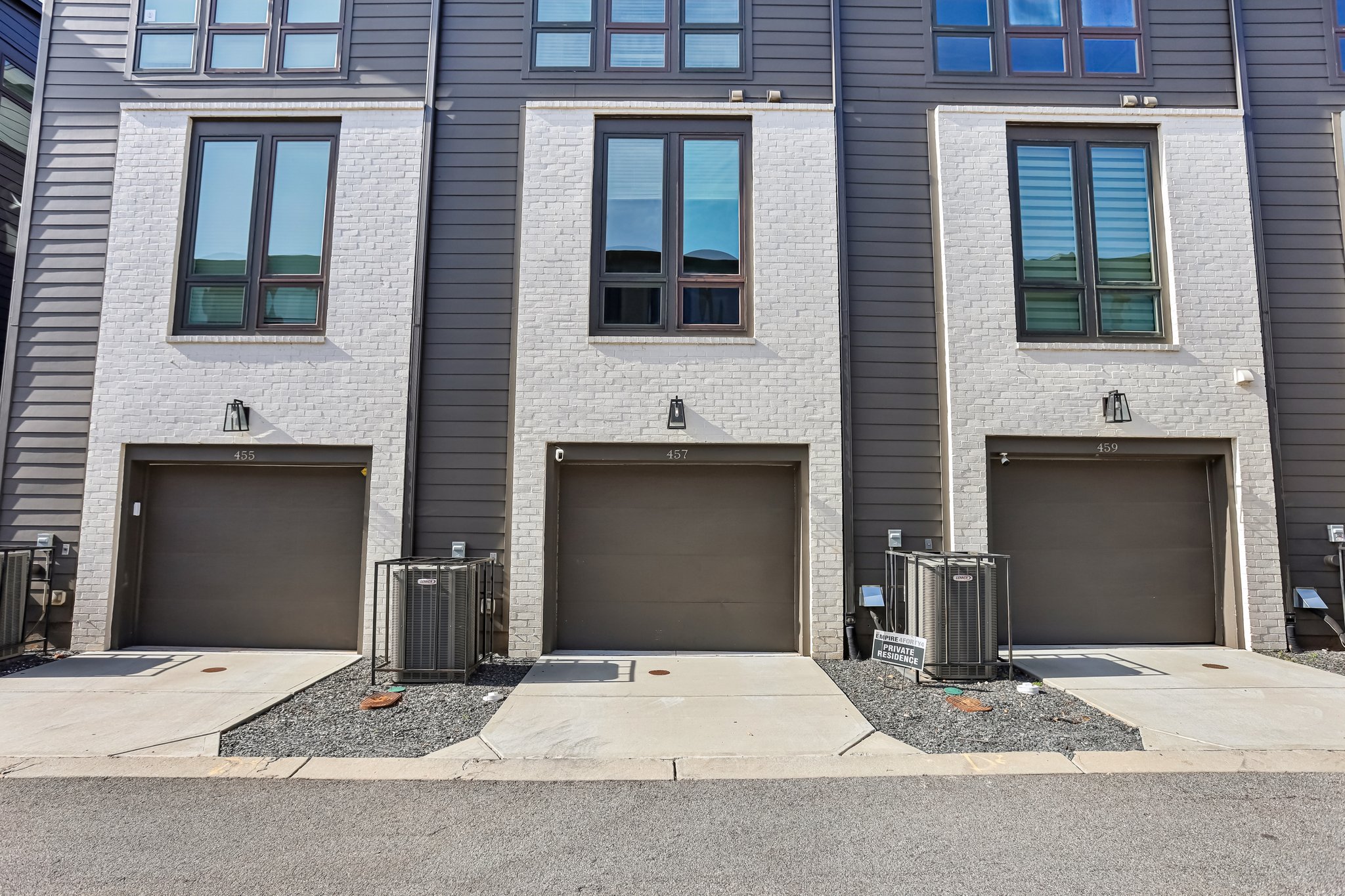 Parkway Dr NE-038.jpg