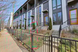 Parkway Dr NE-002.jpg
