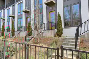 Parkway Dr NE-004.jpg