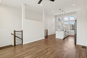 Parkway Dr NE-007.jpg