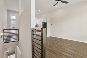 Parkway Dr NE-008.jpg