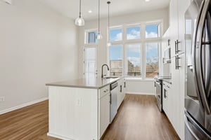 Parkway Dr NE-012.jpg