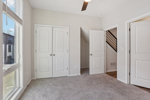 Parkway Dr NE-017.jpg