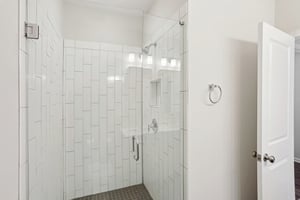 Parkway Dr NE-022.jpg