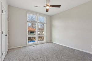 Parkway Dr NE-025.jpg
