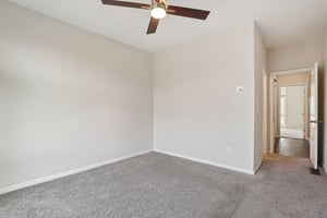 Parkway Dr NE-026.jpg