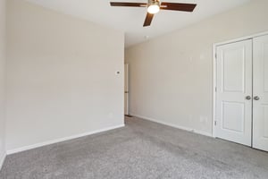 Parkway Dr NE-027.jpg