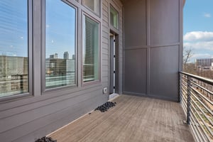 Parkway Dr NE-032.jpg