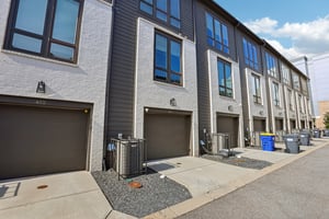 Parkway Dr NE-039.jpg