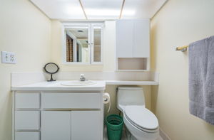 Primary Bathroom 1b-2