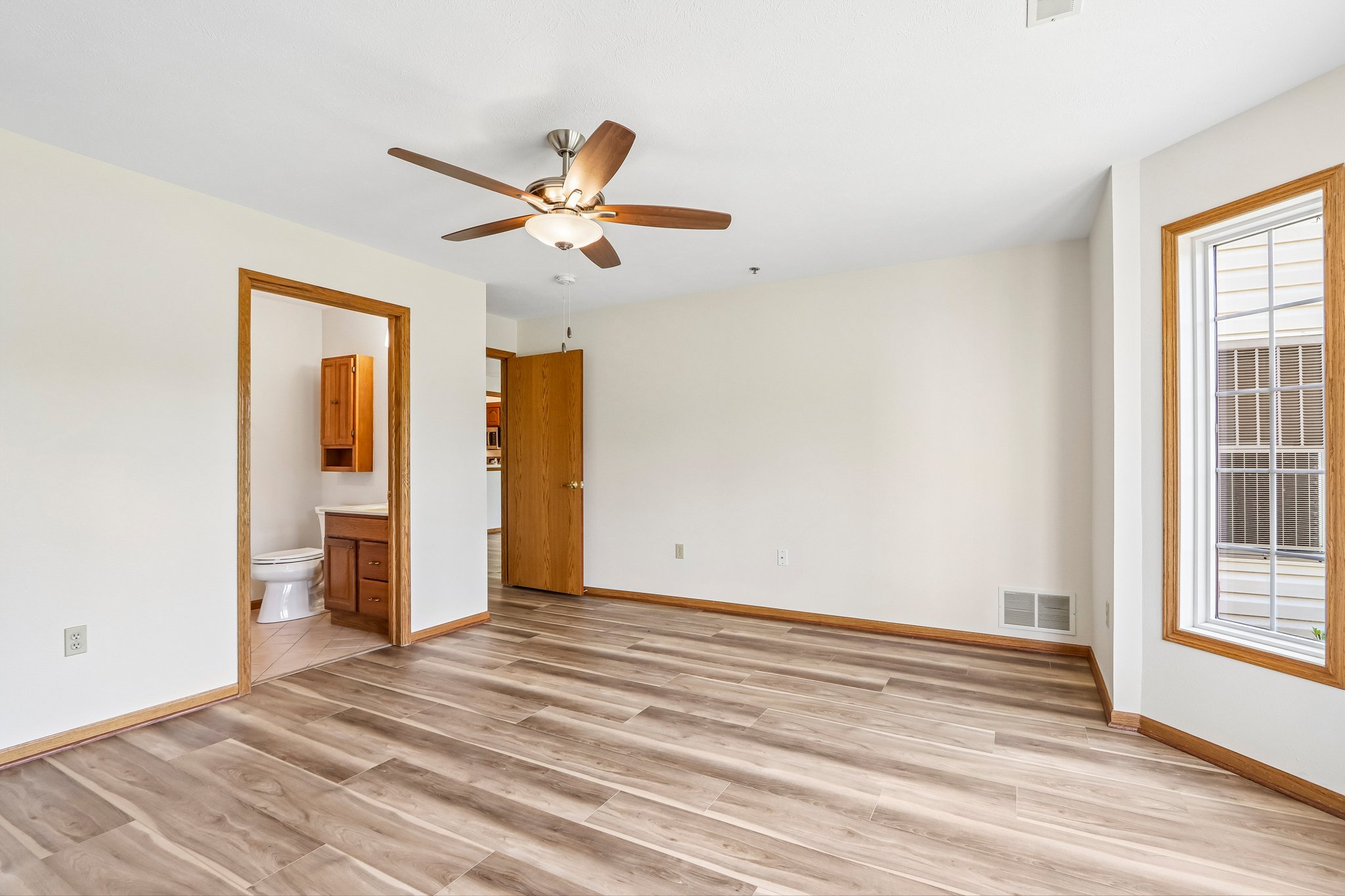 S 124th St-S0408-020.jpg