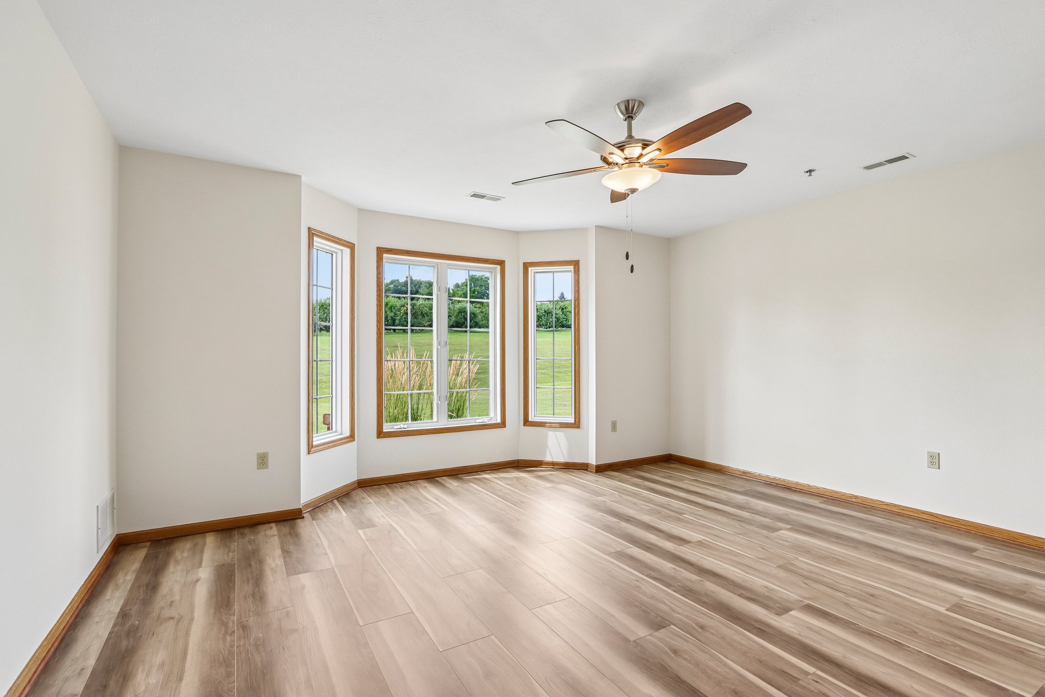S 124th St-S0408-023.jpg
