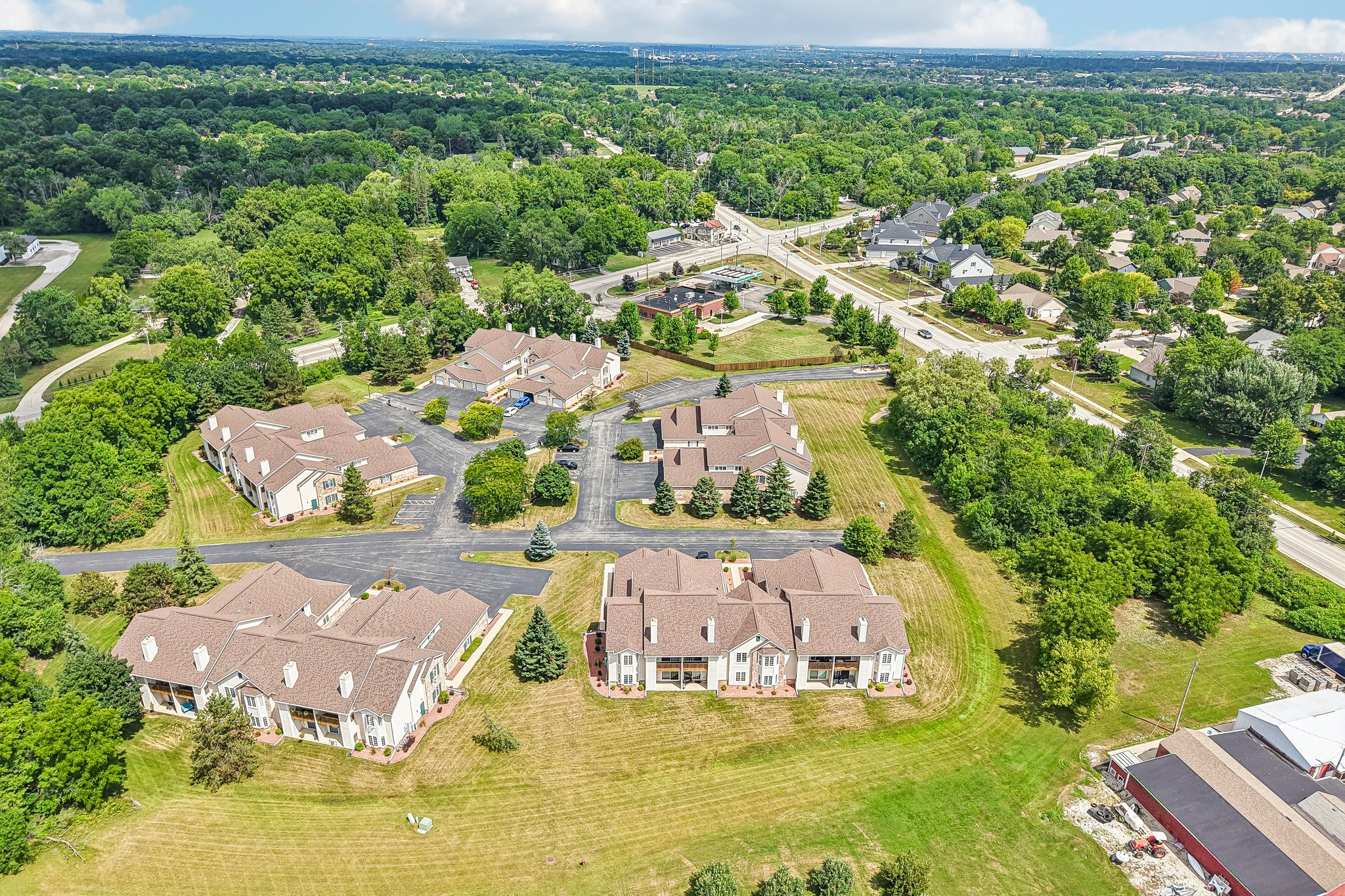 S 124th St-S0408-043.jpg