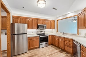 S 124th St-S0408-012.jpg