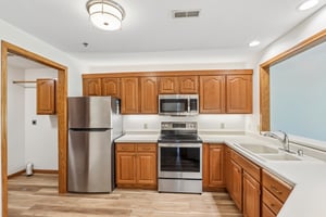 S 124th St-S0408-013.jpg