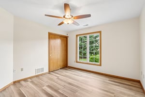S 124th St-S0408-028.jpg