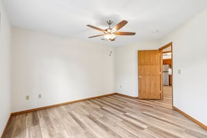 S 124th St-S0408-029.jpg
