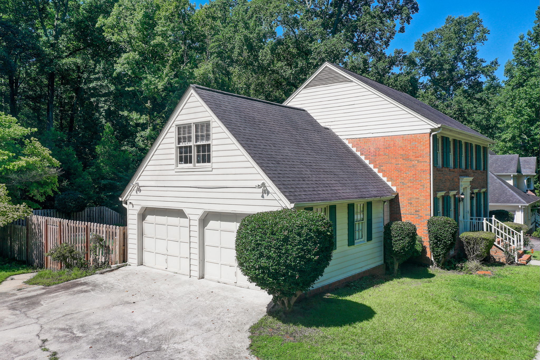 2 Aerial Ext Side + Front w Garage Detail