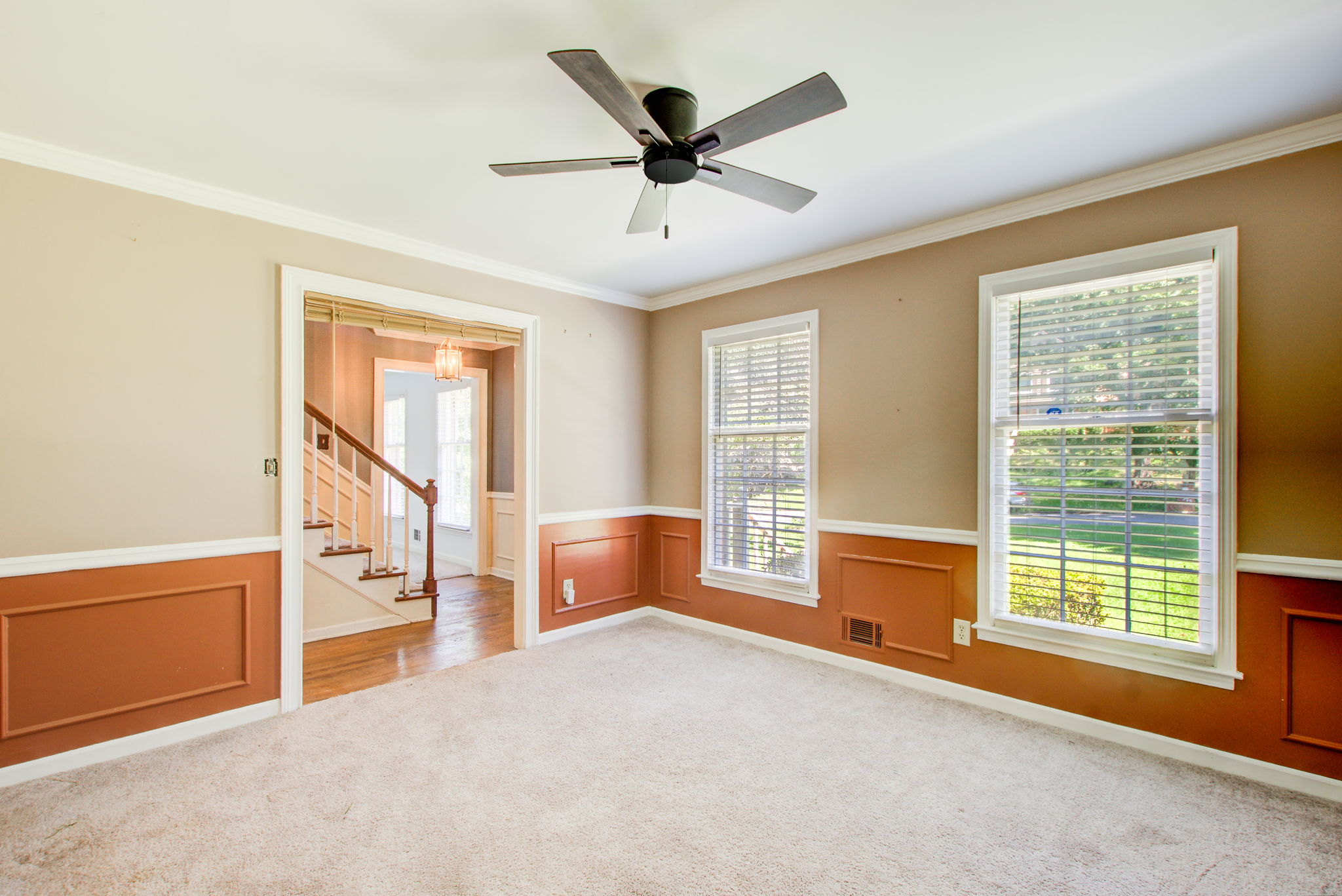 6 Dining A w Foyer