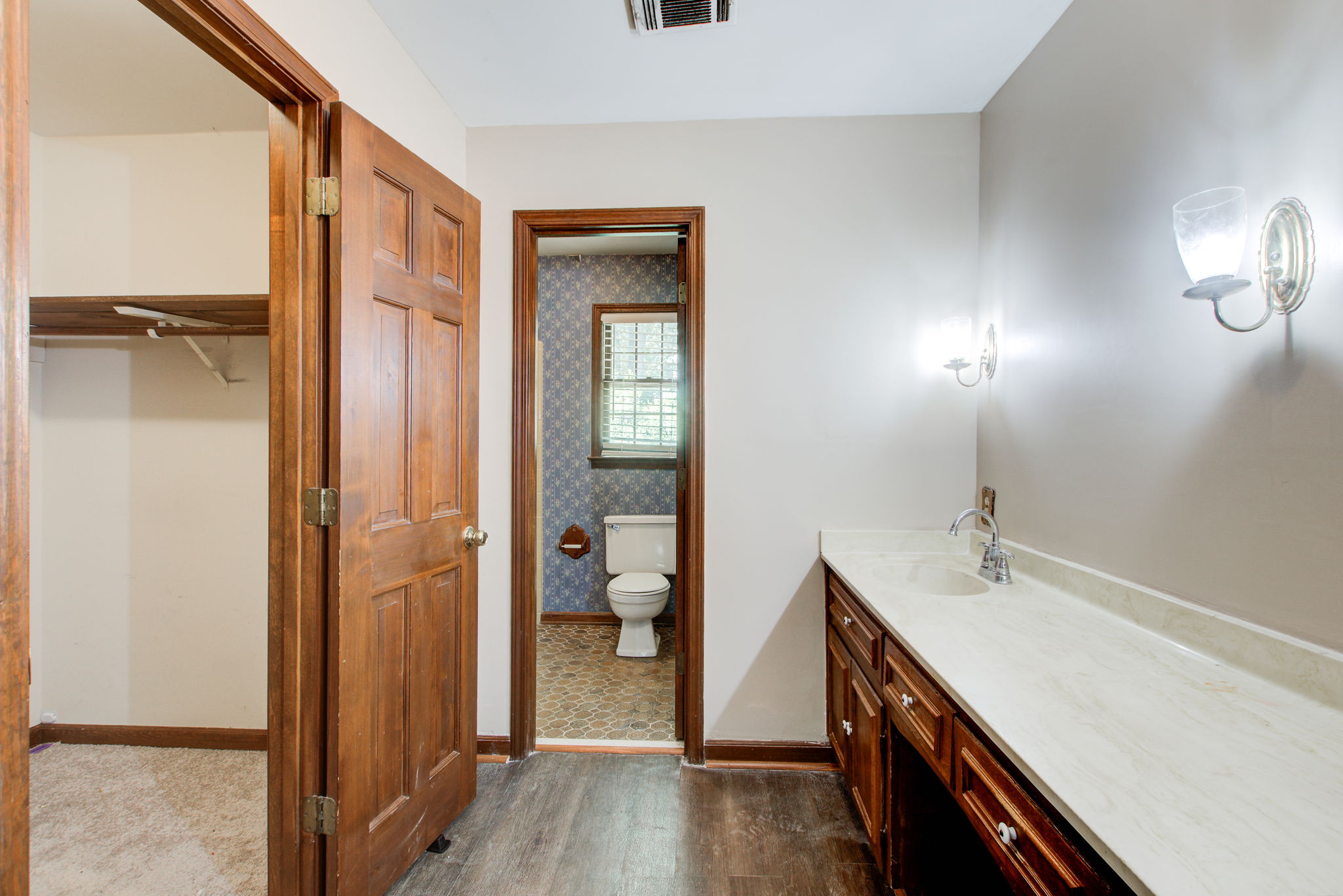 25 Main BR En Suite A