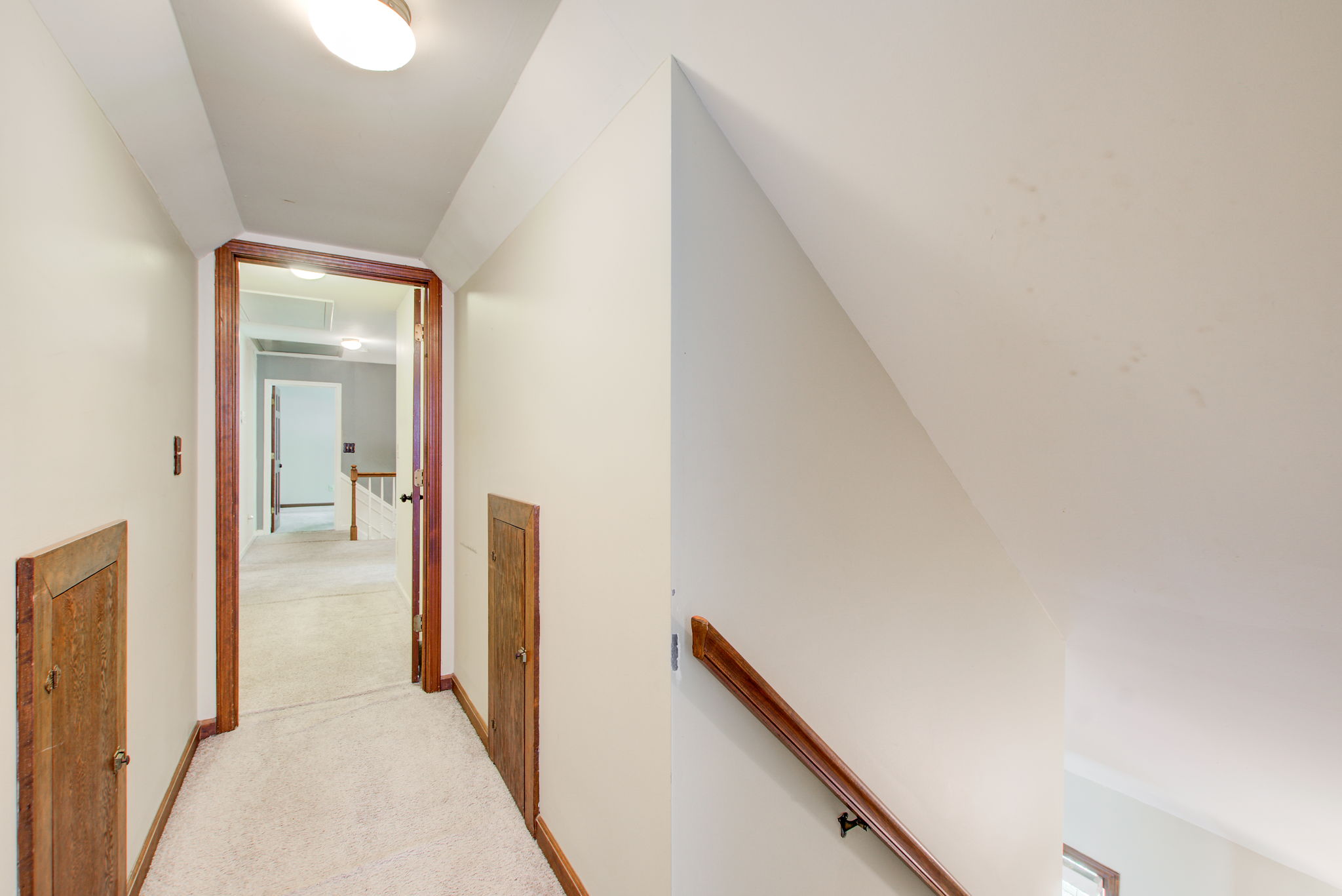 39 Hallway w Laundry Access