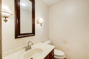 8 Powder Room
