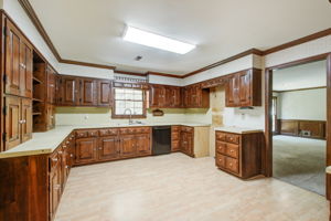 17 Kitchen A w LR