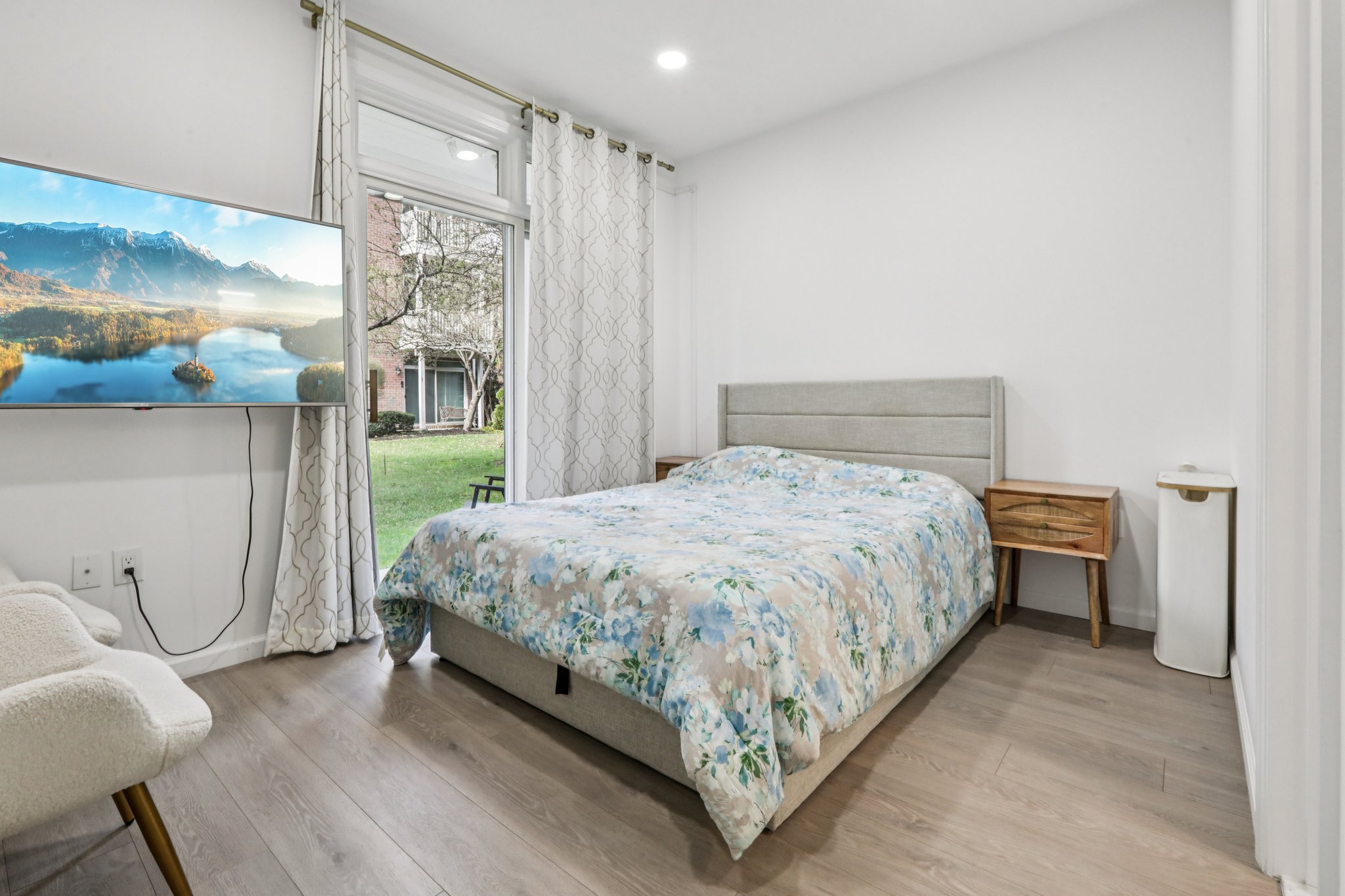 Buffalo Ct-S0204-032.jpg