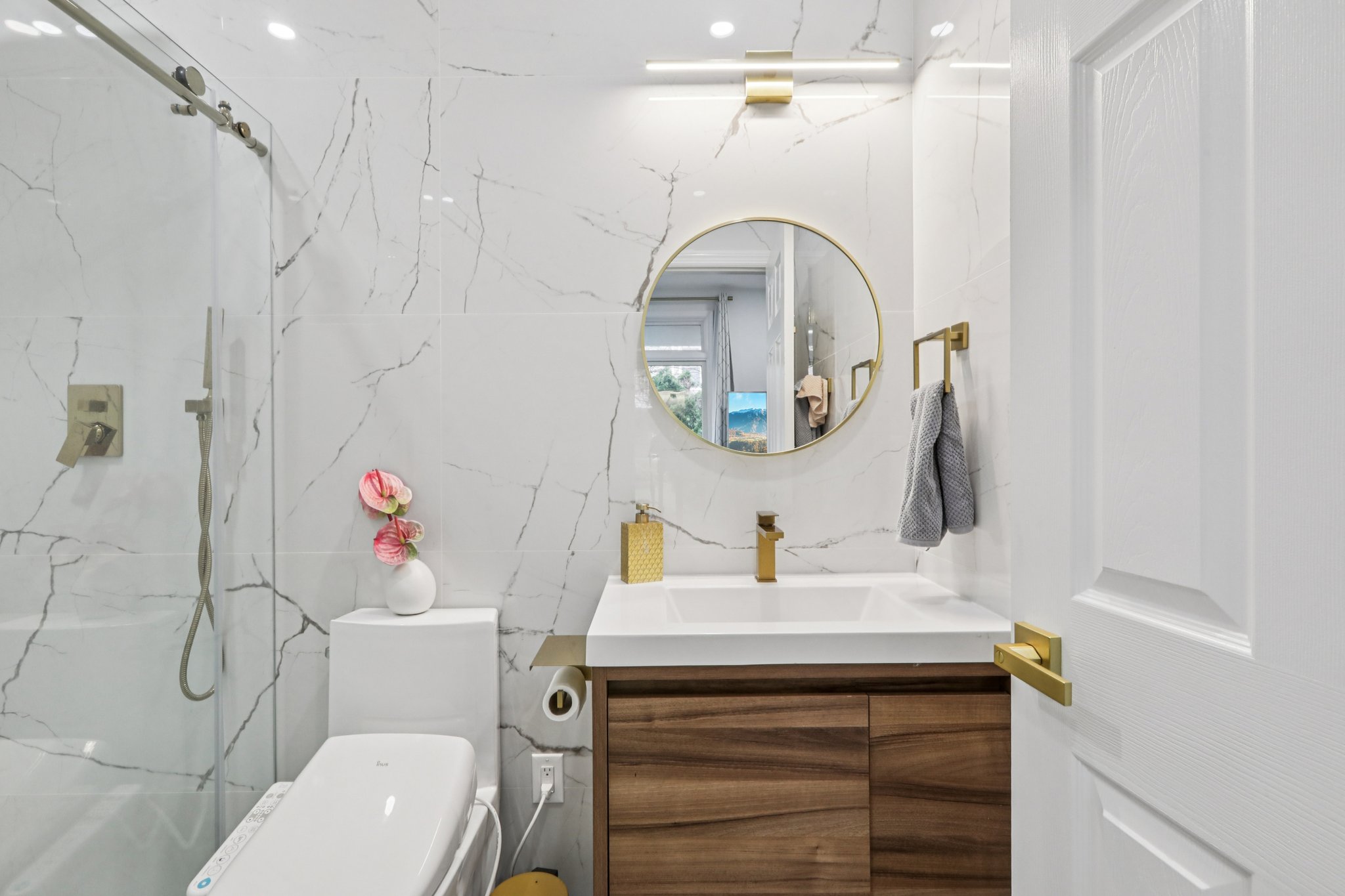 Buffalo Ct-S0204-034.jpg