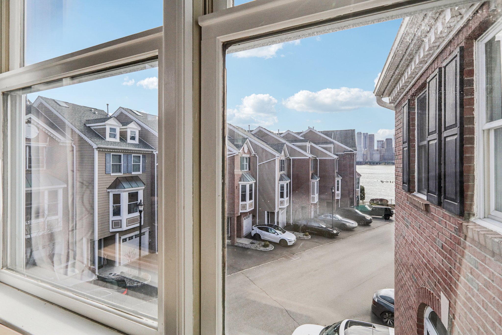 Buffalo Ct-S0204-042.jpg