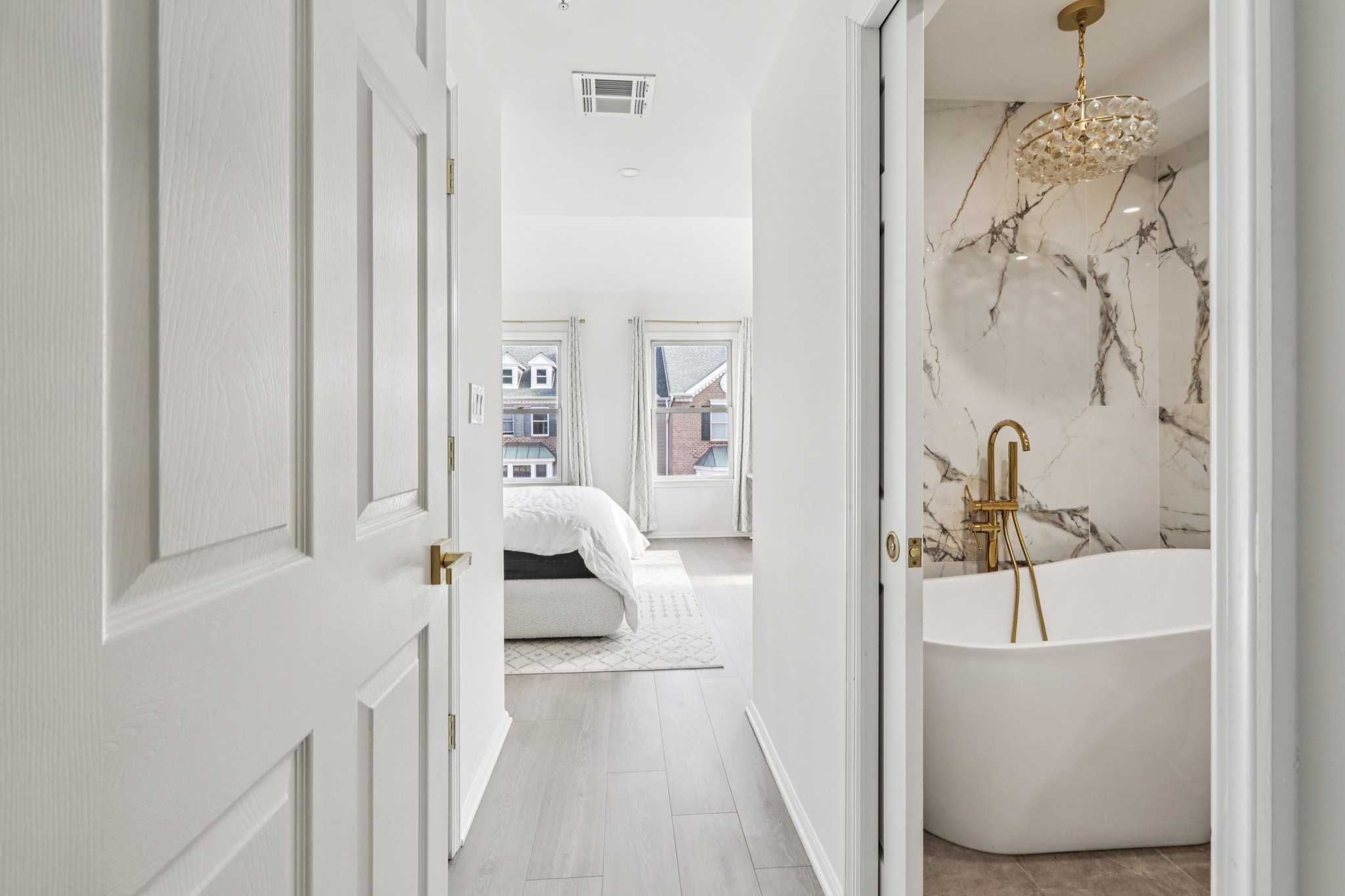 Buffalo Ct-S0204-043.jpg