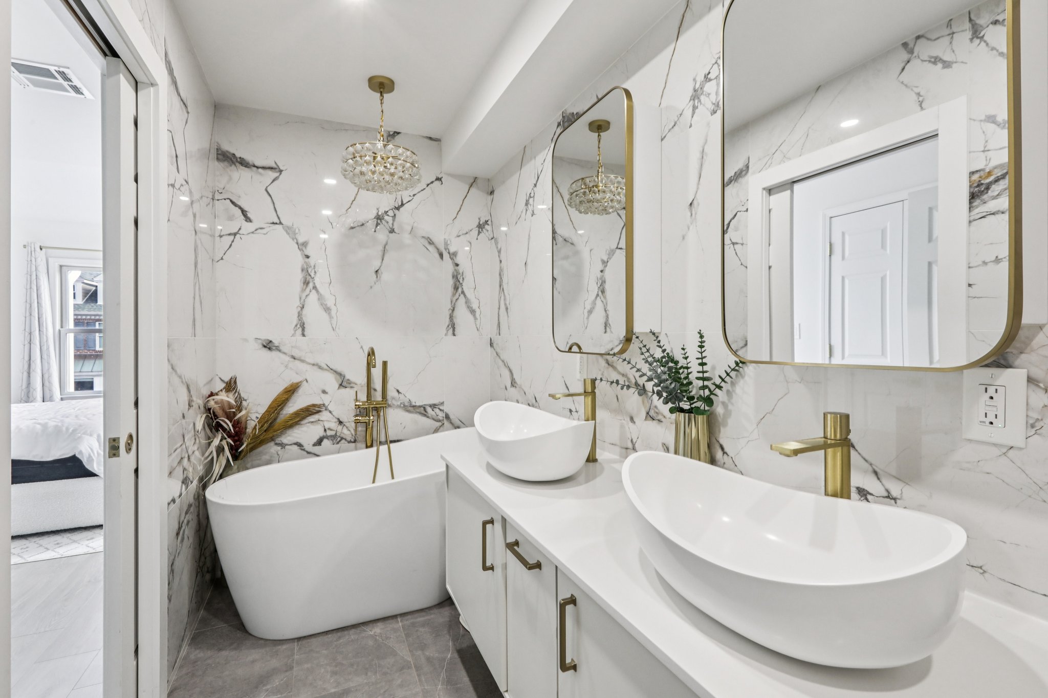 Buffalo Ct-S0204-046.jpg