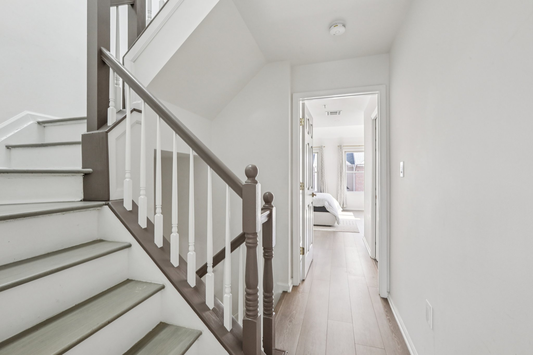 Buffalo Ct-S0204-047.jpg