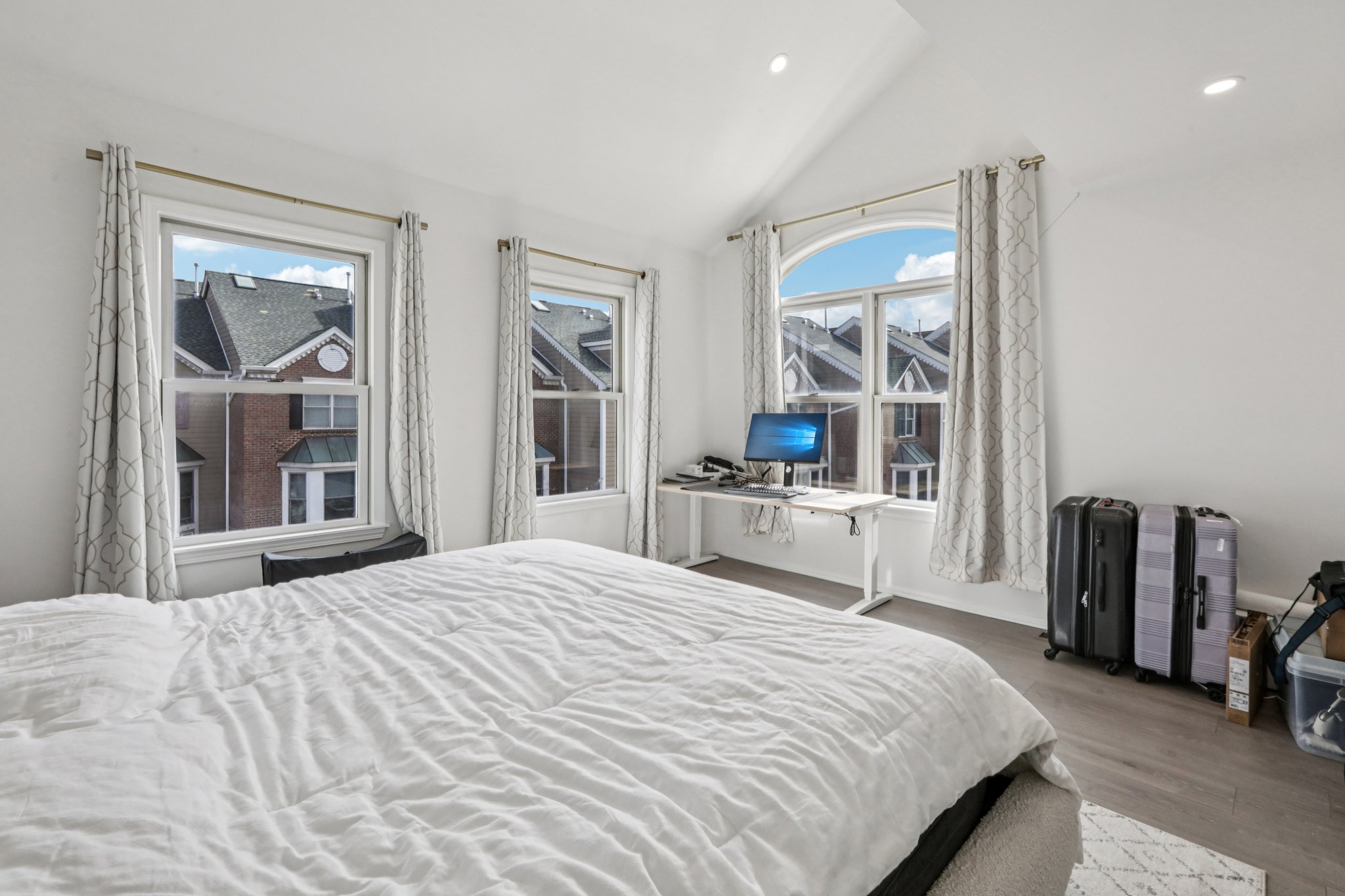 Buffalo Ct-S0204-051.jpg