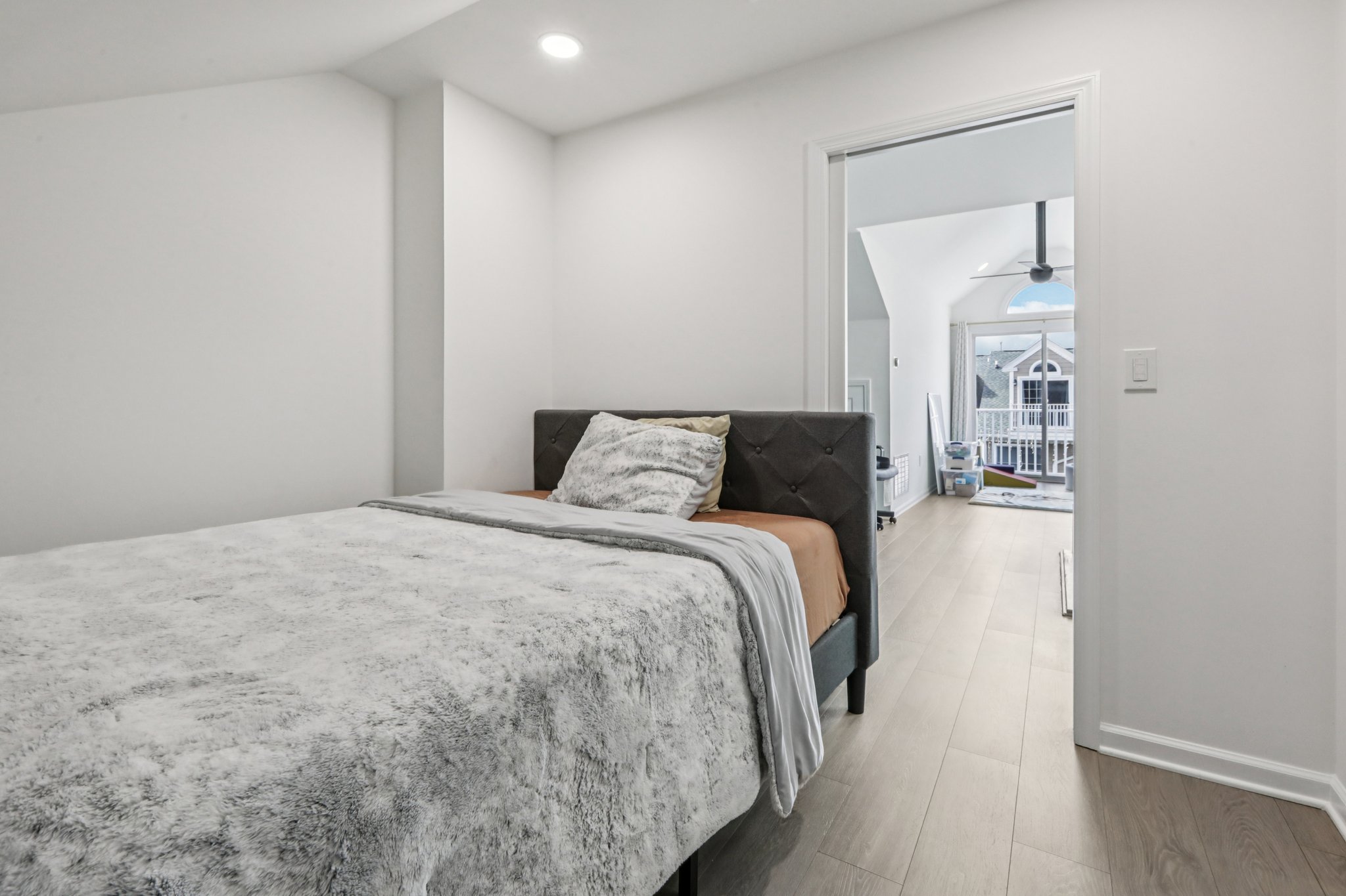 Buffalo Ct-S0204-059.jpg