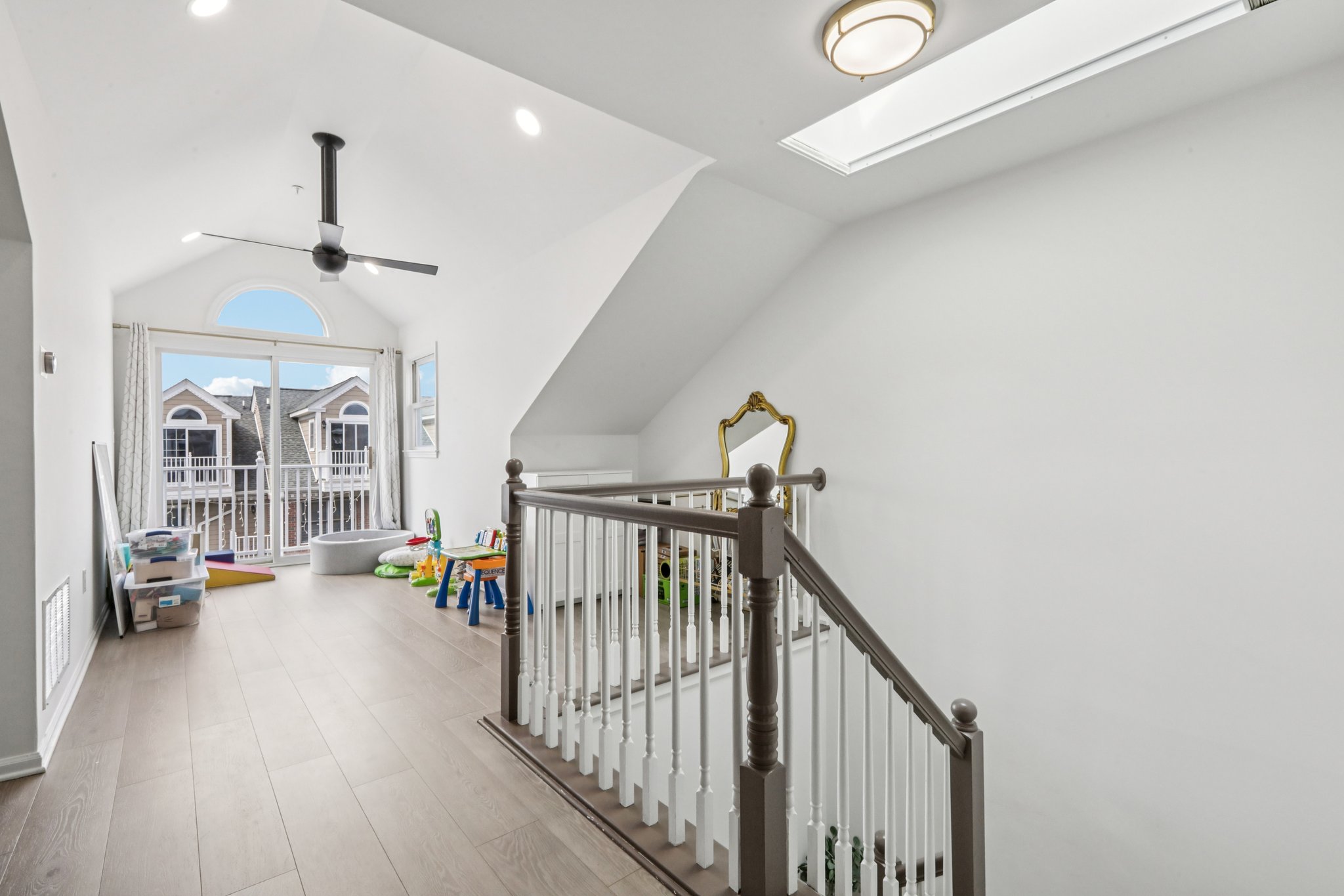 Buffalo Ct-S0204-063.jpg